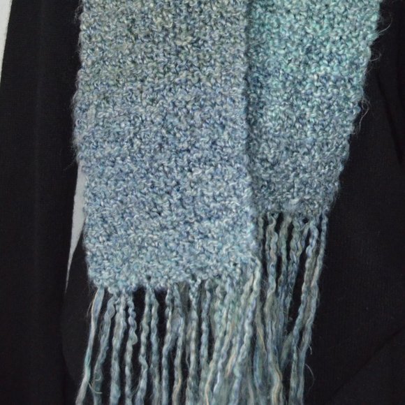 Anthropologie Blue Green Ombre Knit Scarf OS - Picture 7 of 7